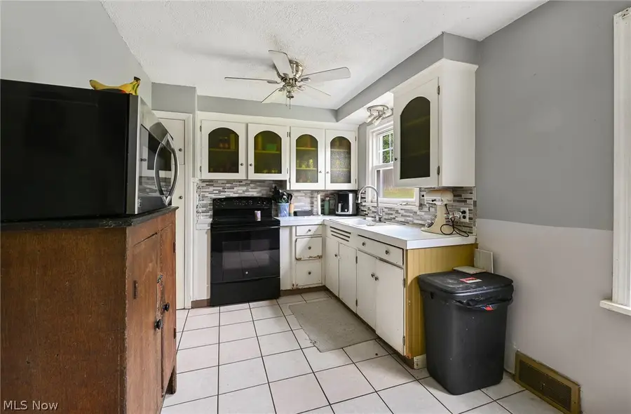 184 Perry Nw Drive, Canton, OH 44708 - #3