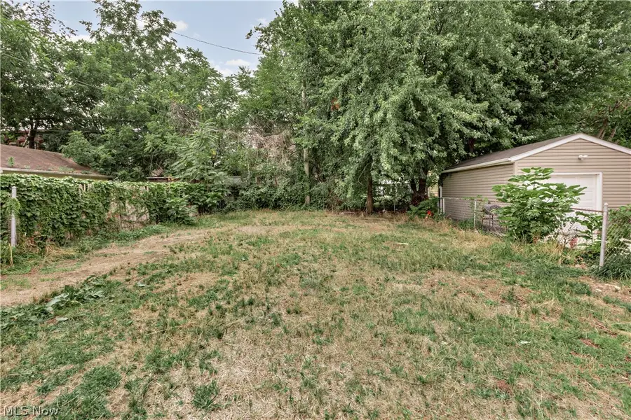 548 E 118th Street, Cleveland, OH 44108 - #3