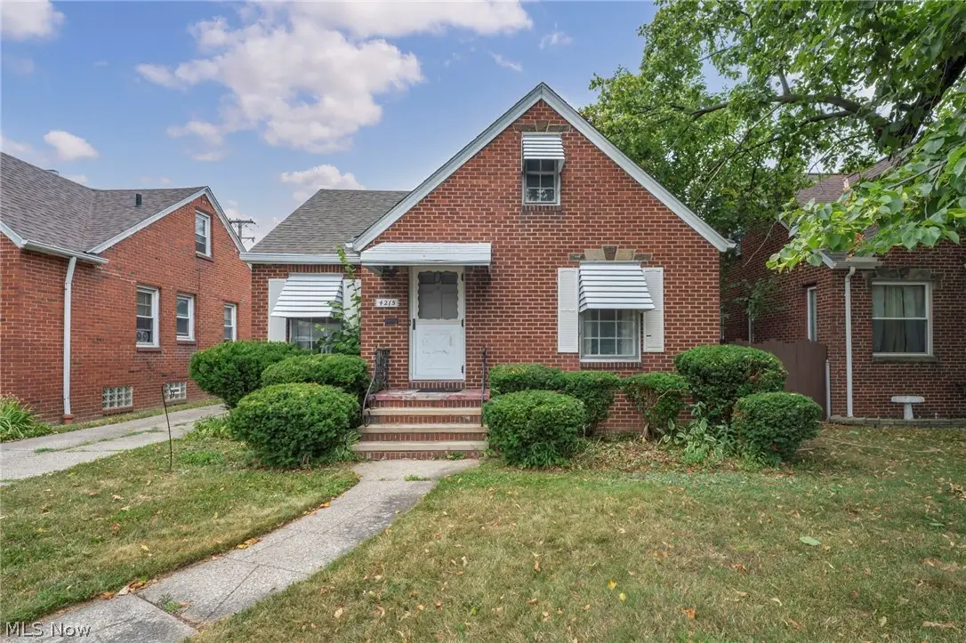 4215 W 143rd, Cleveland, OH 44135 - #1