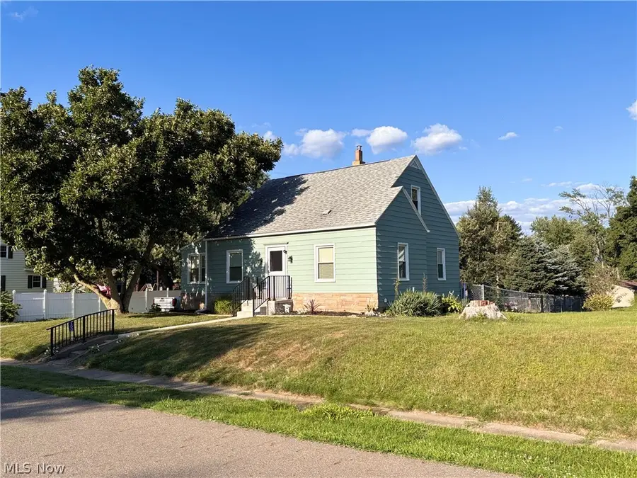 300 Harding Sw Avenue, Massillon, OH 44646 - #2