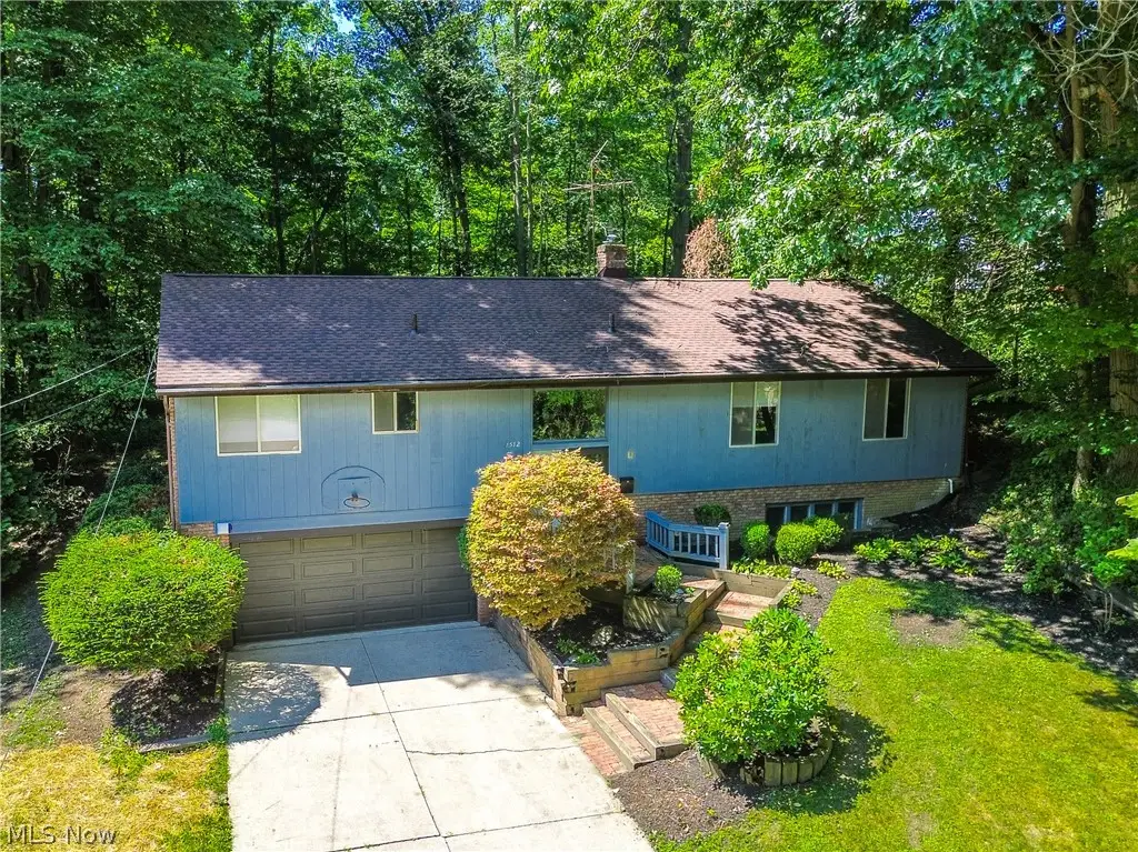 1512 Tiffany Circle, Akron, OH 44313 - #1
