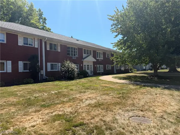 2 Meadowlawn Drive #8, Mentor, OH 44060