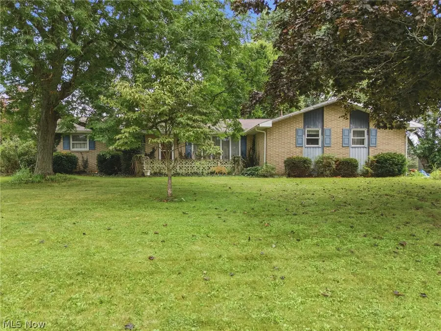 5266 Glenhaven Avenue, Louisville, OH 44641 - #2