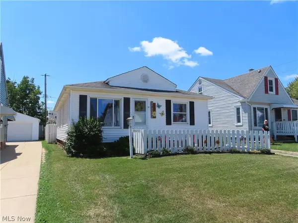 8515 Renwood Drive, Parma, OH 44129