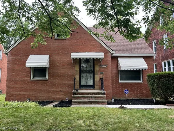 13099 Cedar Road, Cleveland Heights, OH 44118