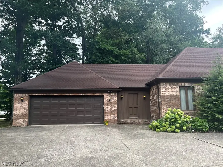 6800 Strathmore Drive, Valley View, OH 44125 - #3
