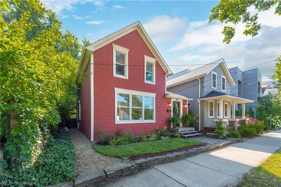 2107 W 10th Street, Cleveland, OH 44113 - #3