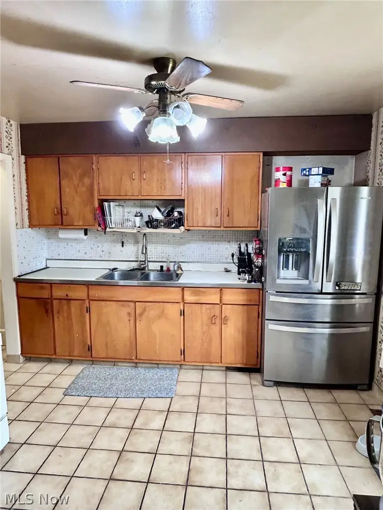 1380 Cranover Road, Lyndhurst, OH 44124 - #3