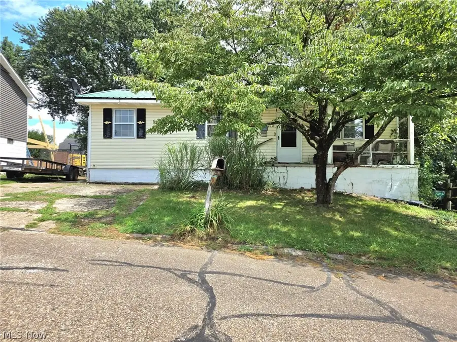 210 E 10th Street, Williamstown, WV 26187 - #2