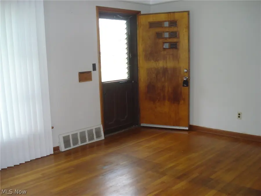 24500 Puritan Road, Euclid, OH 44123 - #2