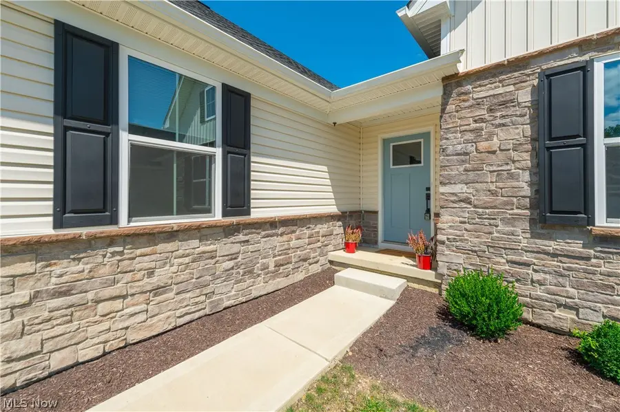 129 Eagle Circle, Amherst, OH 44001 - #3