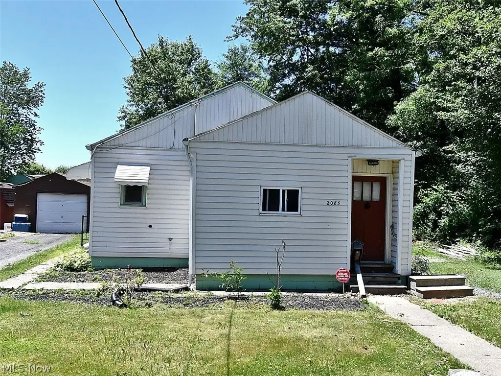 2085 Clermont Ne Avenue, Warren, OH 44483 - #1