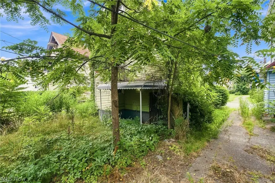 1261 E 135th Street, East Cleveland, OH 44112 - #2