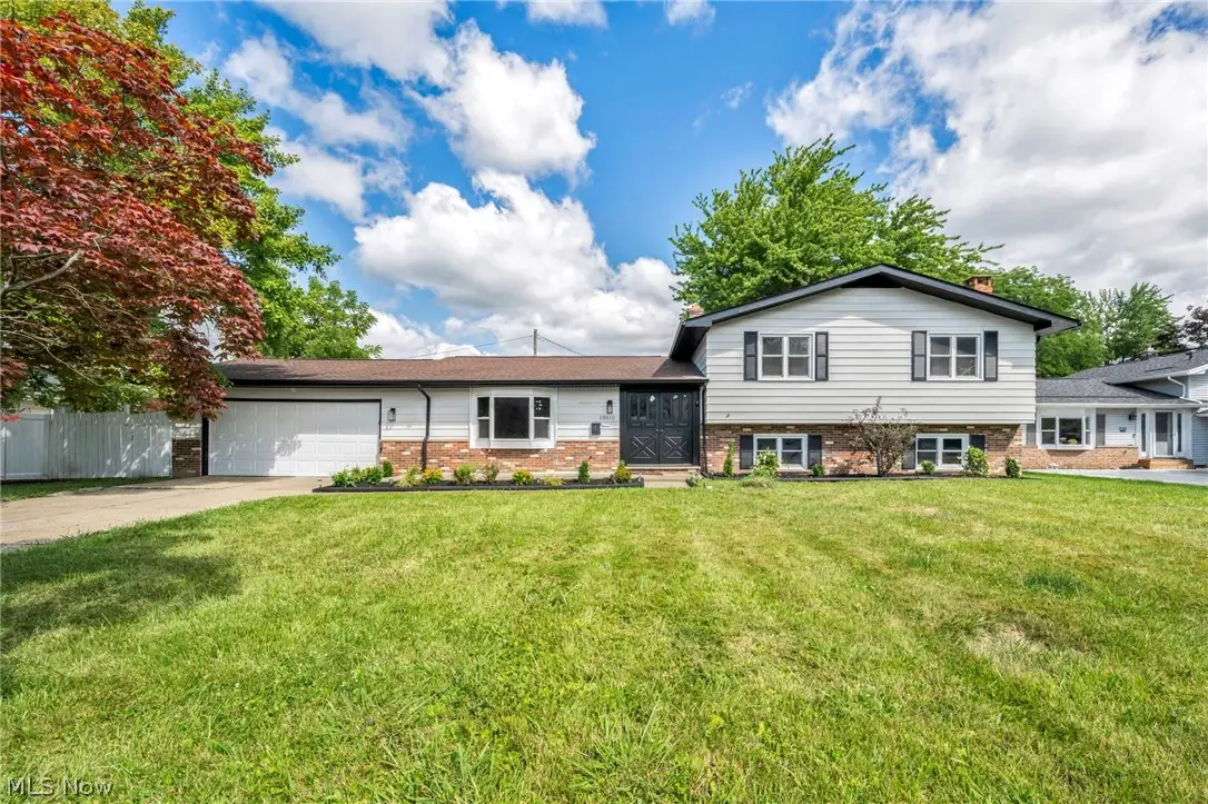 28610 Lynhaven Drive, North Olmsted, OH 44070 - #1