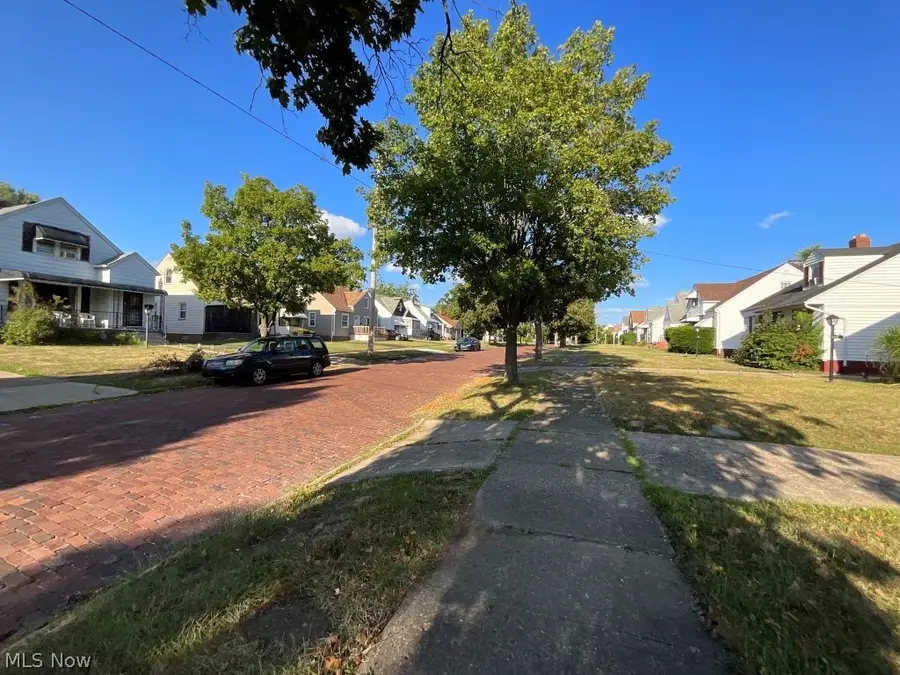 15712 Westview Avenue, Cleveland, OH 44128 - #2