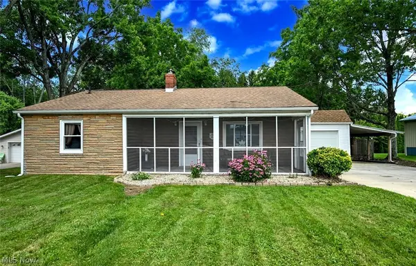 3437 Heckman Nw Street, Uniontown, OH 44685