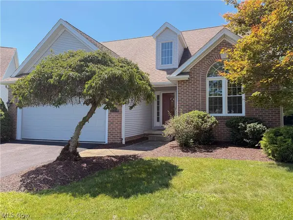 90 Lake Pointe Circle, Canfield, OH 44406