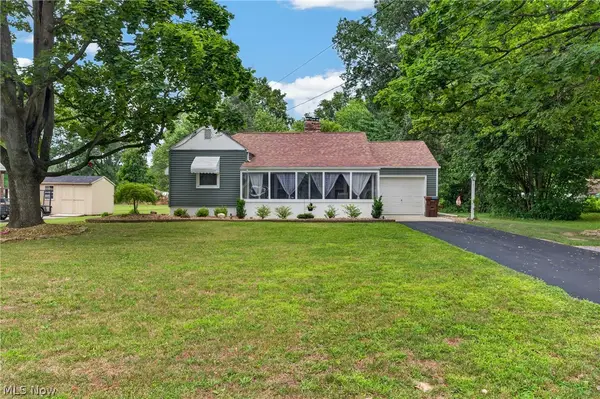 33 Sycamore Drive, New Middletown, OH 44442