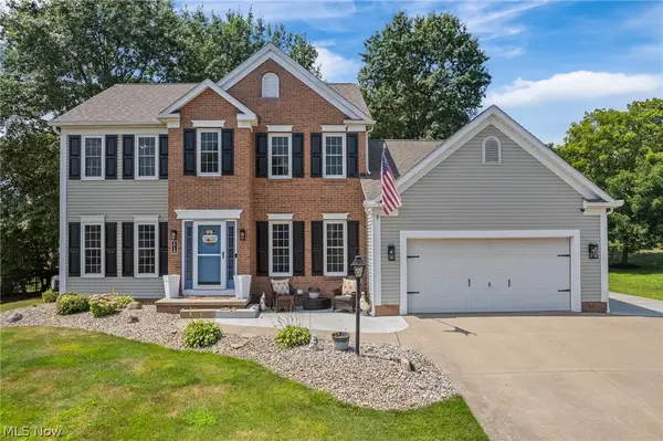1718 Cornerstone Sw Street, Hartville, OH 44632