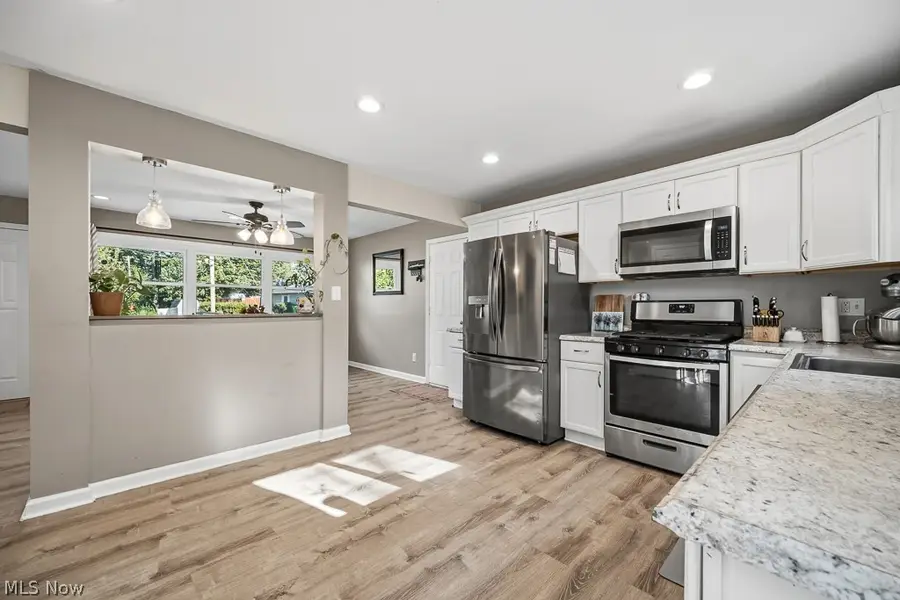 546 Woodmere Drive, Berea, OH 44017 - #3