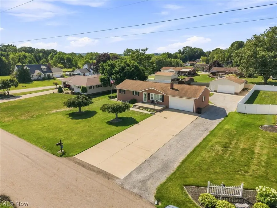 5570 Foxford Sw Street, Canton, OH 44706 - #2