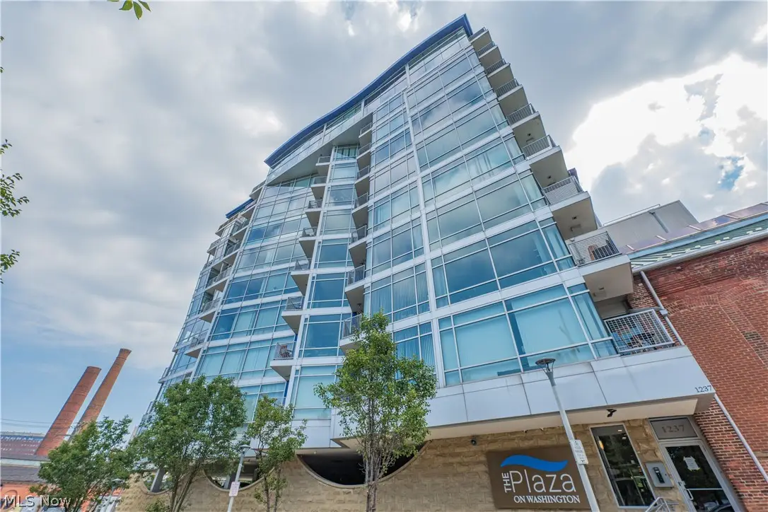 1237 Washington Avenue #702, Cleveland, OH 44113 - #1