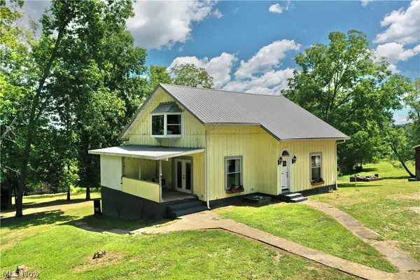 8437 S Calhoun Highway, Millstone, WV 25261