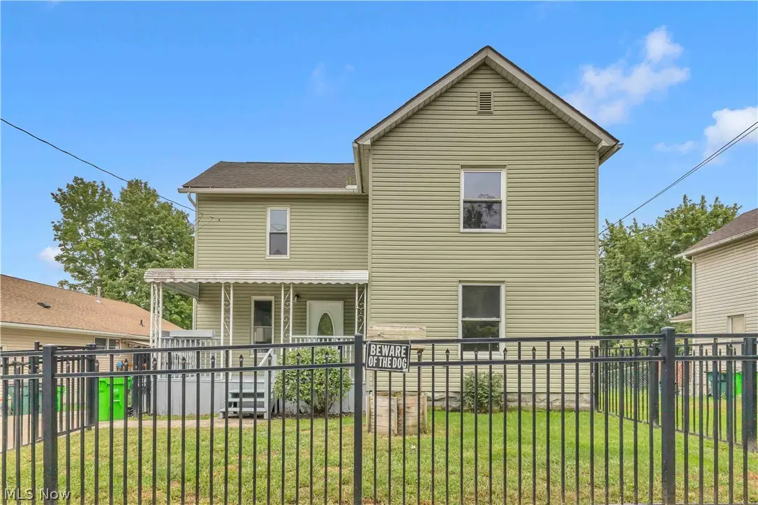 1038 W Hopocan Avenue, Barberton, OH 44203 - #1