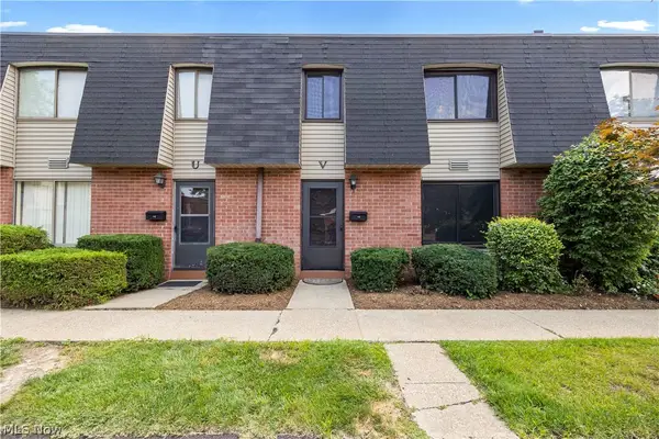 216 Moore Road #3V, Avon Lake, OH 44012