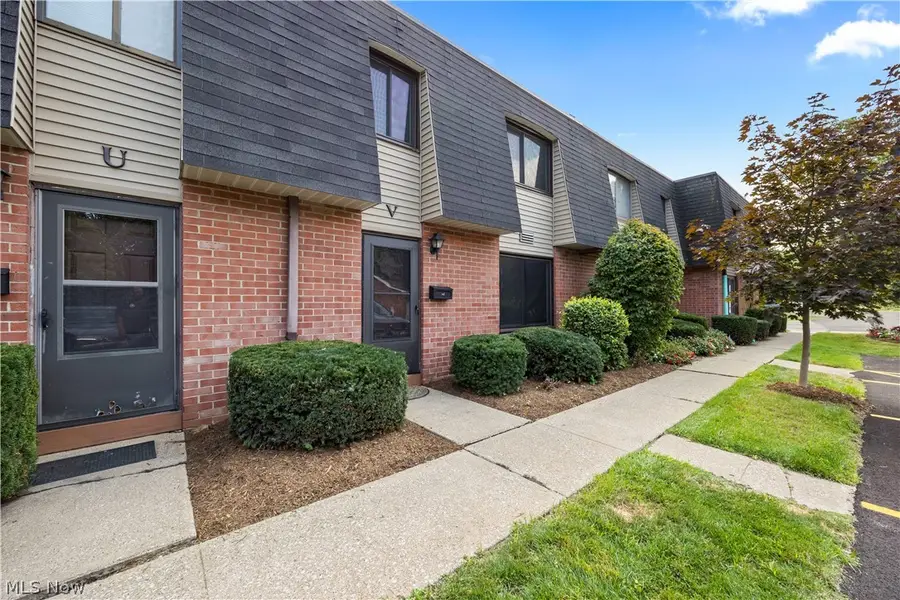 216 Moore Road #3V, Avon Lake, OH 44012 - #3