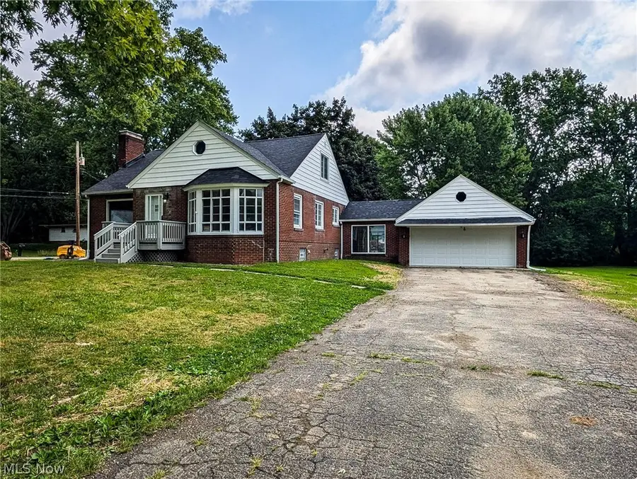 6328 Roselawn Avenue, Ravenna, OH 44266 - #2