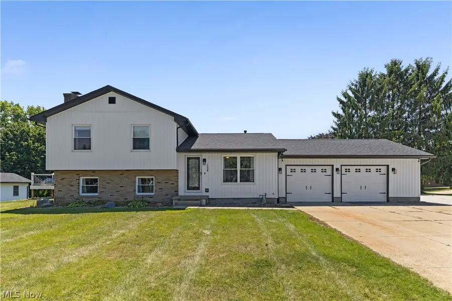 1524 Hightower Drive, Uniontown, OH 44685 - #2