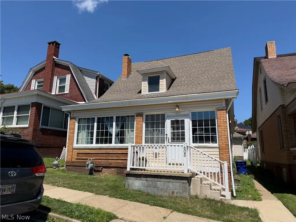 605 Mckinnon Avenue, East Liverpool, OH 43920 - #1