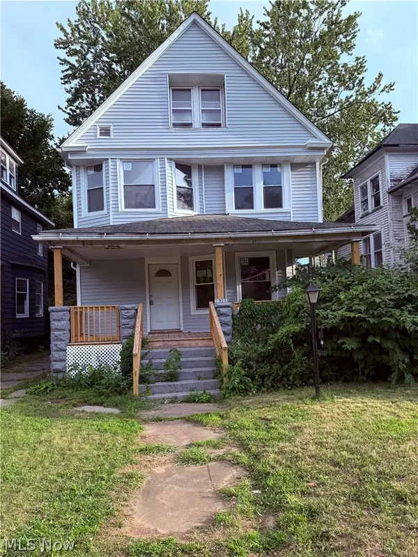 10708 Grantwood Avenue, Cleveland, OH 44108