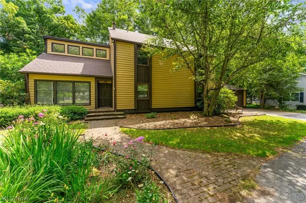 5573 Logan Arms Drive, Youngstown, OH 44420