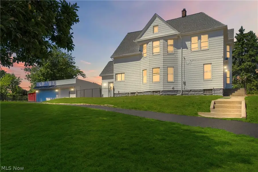 3223 W Pleasant Valley Road, Parma, OH 44134 - #2