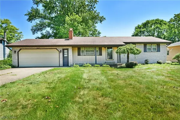 179 E Circle View Drive, New Middletown, OH 44442