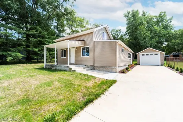 9 Dravis Drive, Youngstown, OH 44515