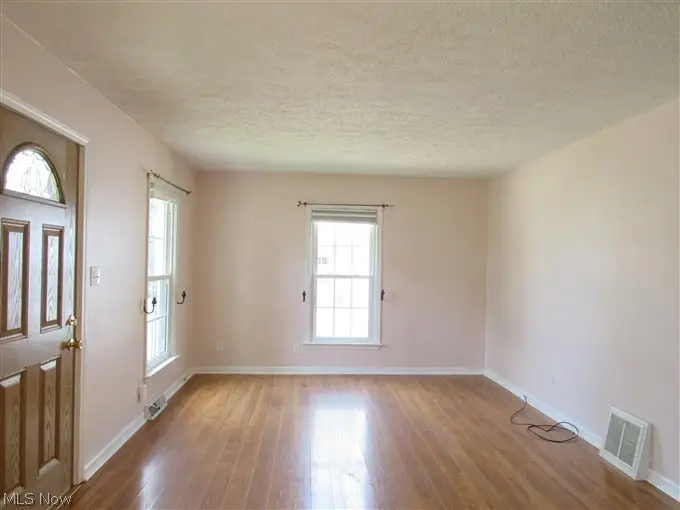 2461 23rd Street, Cuyahoga Falls, OH 44223 - #2