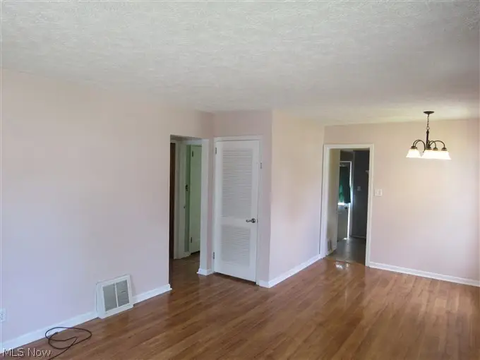 2461 23rd Street, Cuyahoga Falls, OH 44223 - #3