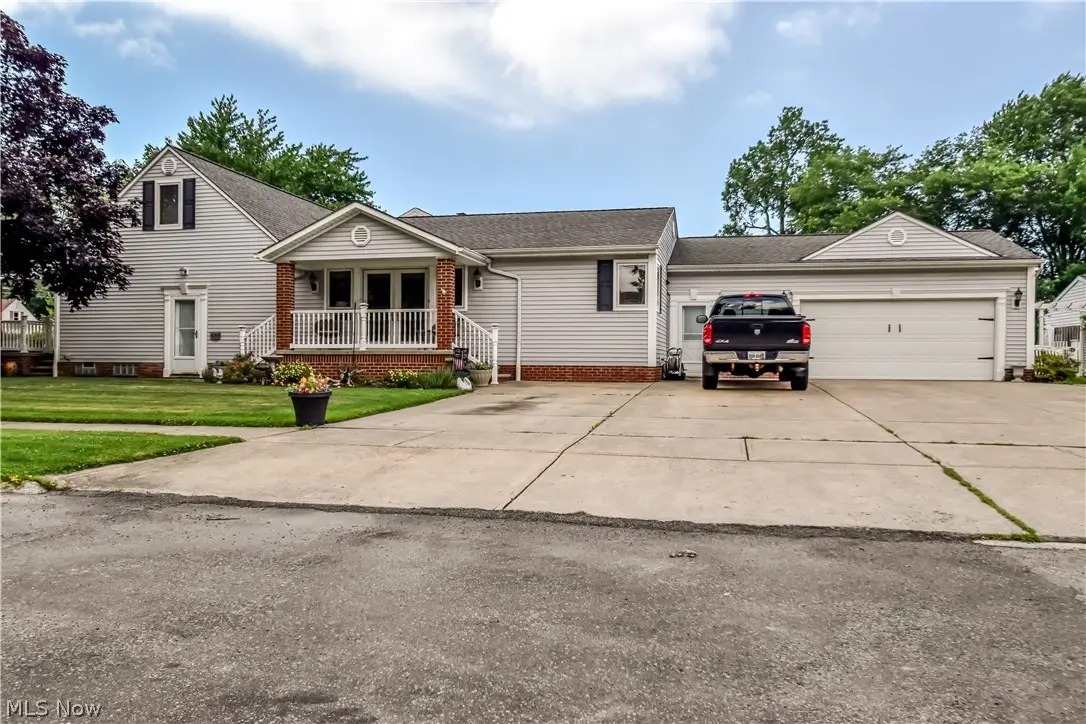 439 E 305th Street, Willowick, OH 44095 - #1
