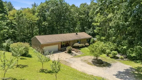 1275 Noe Hill Road, Whipple, OH 45788