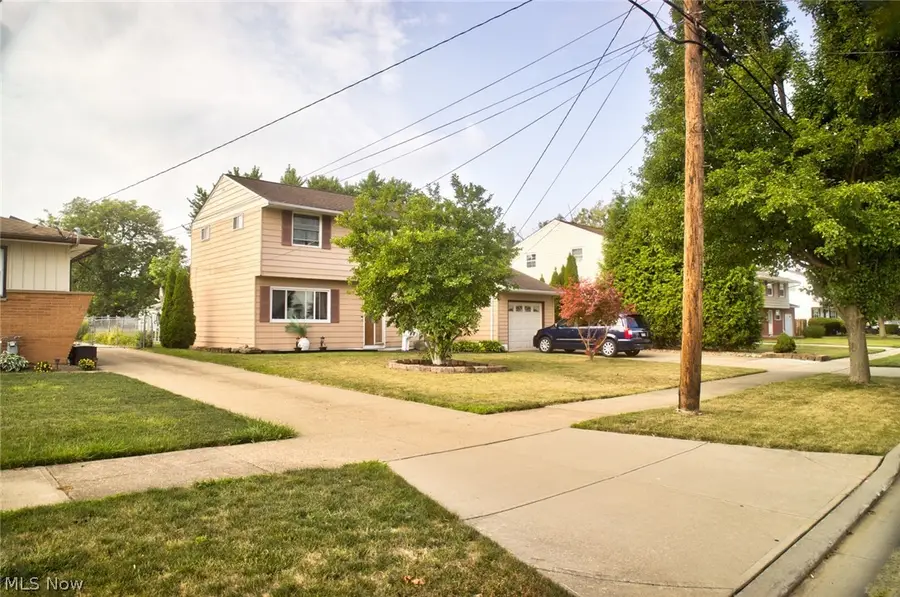 14065 Heatherwood Drive, Brook Park, OH 44142 - #3