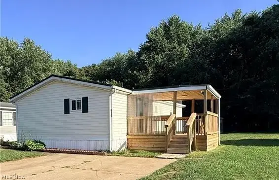 610 Sandpiper Lane, New Philadelphia, OH 44663