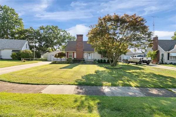 154 Hilltop Nw Drive, Canton, OH 44708