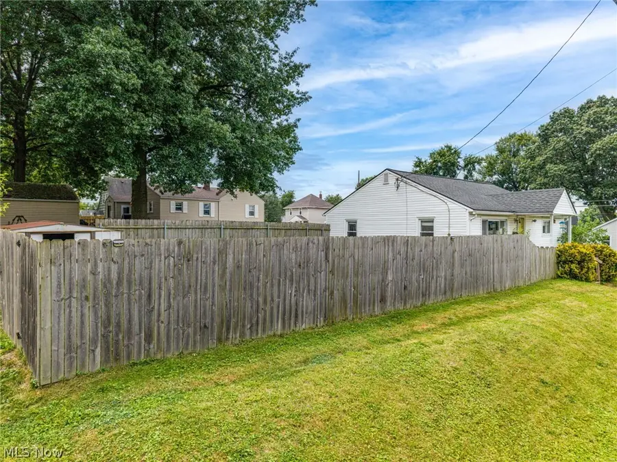 516 Franklin Avenue, Barberton, OH 44203 - #3