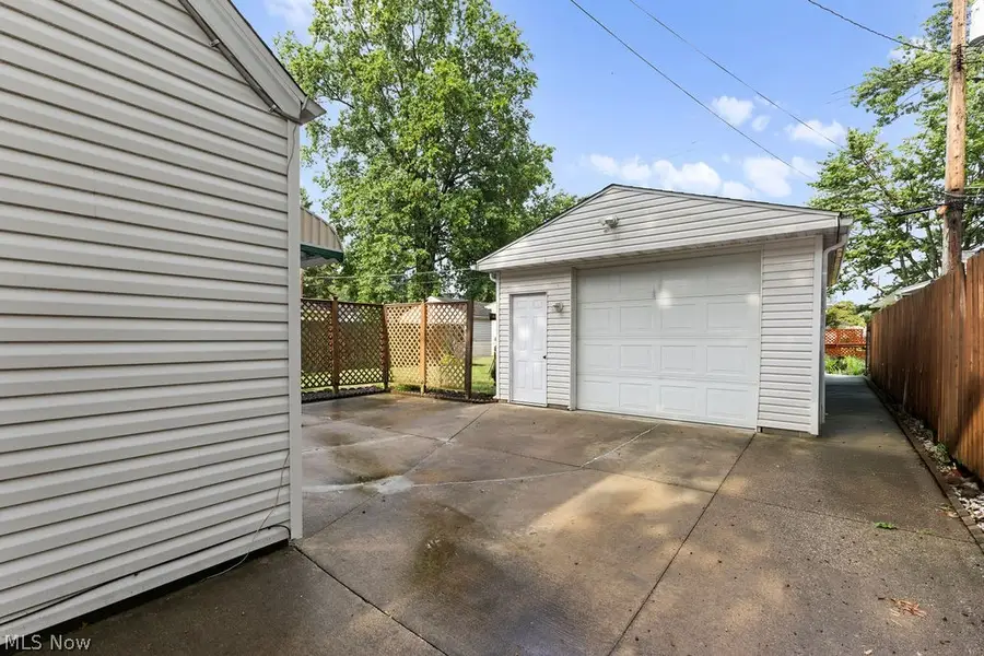 1960 Tudor Street, Cuyahoga Falls, OH 44221 - #3