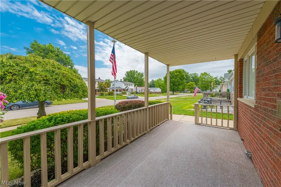 845 Jamestown Avenue, Elyria, OH 44035 - #3