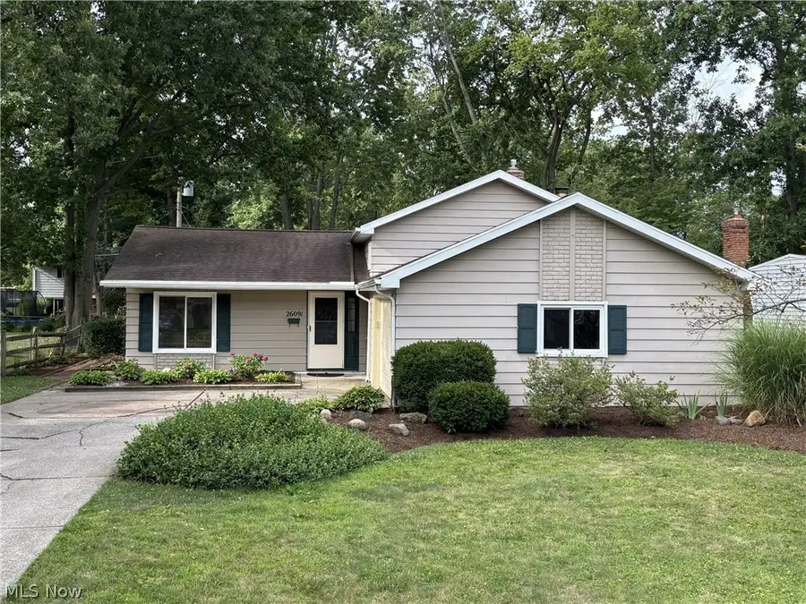 26091 Redwood Drive, Olmsted Falls, OH 44138 - #2