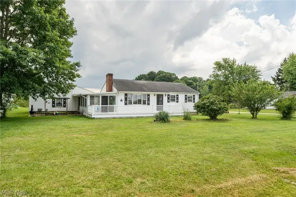 6990 Edison Ne Street, Hartville, OH 44632